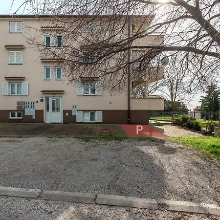 Apartment Andrea Πόρετς Εξωτερικό φωτογραφία