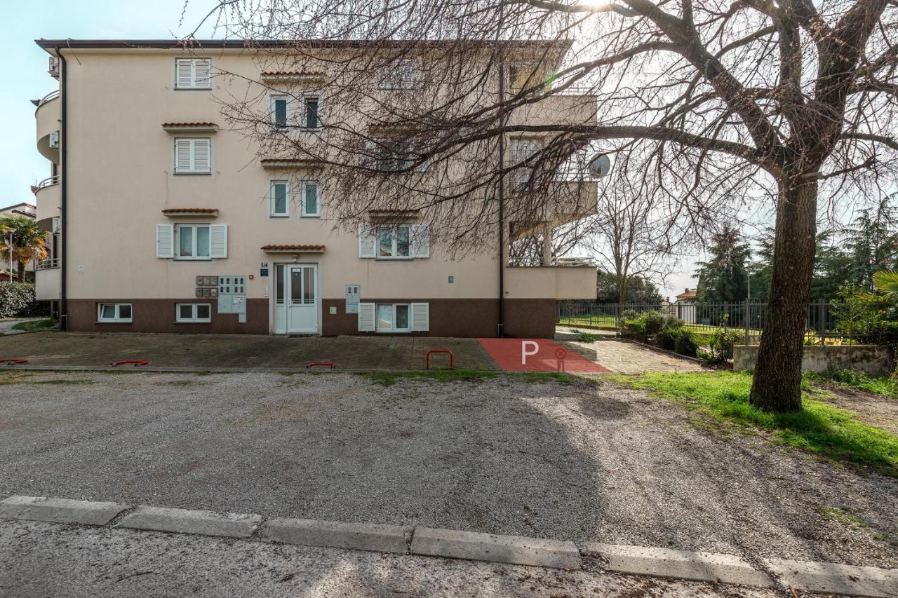 Apartment Andrea Πόρετς Εξωτερικό φωτογραφία