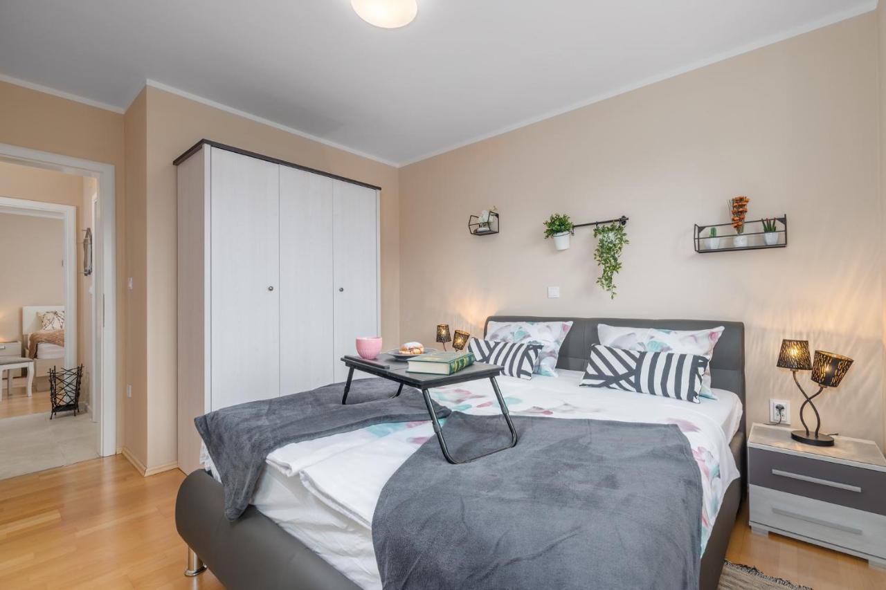 Apartment Andrea Πόρετς Εξωτερικό φωτογραφία